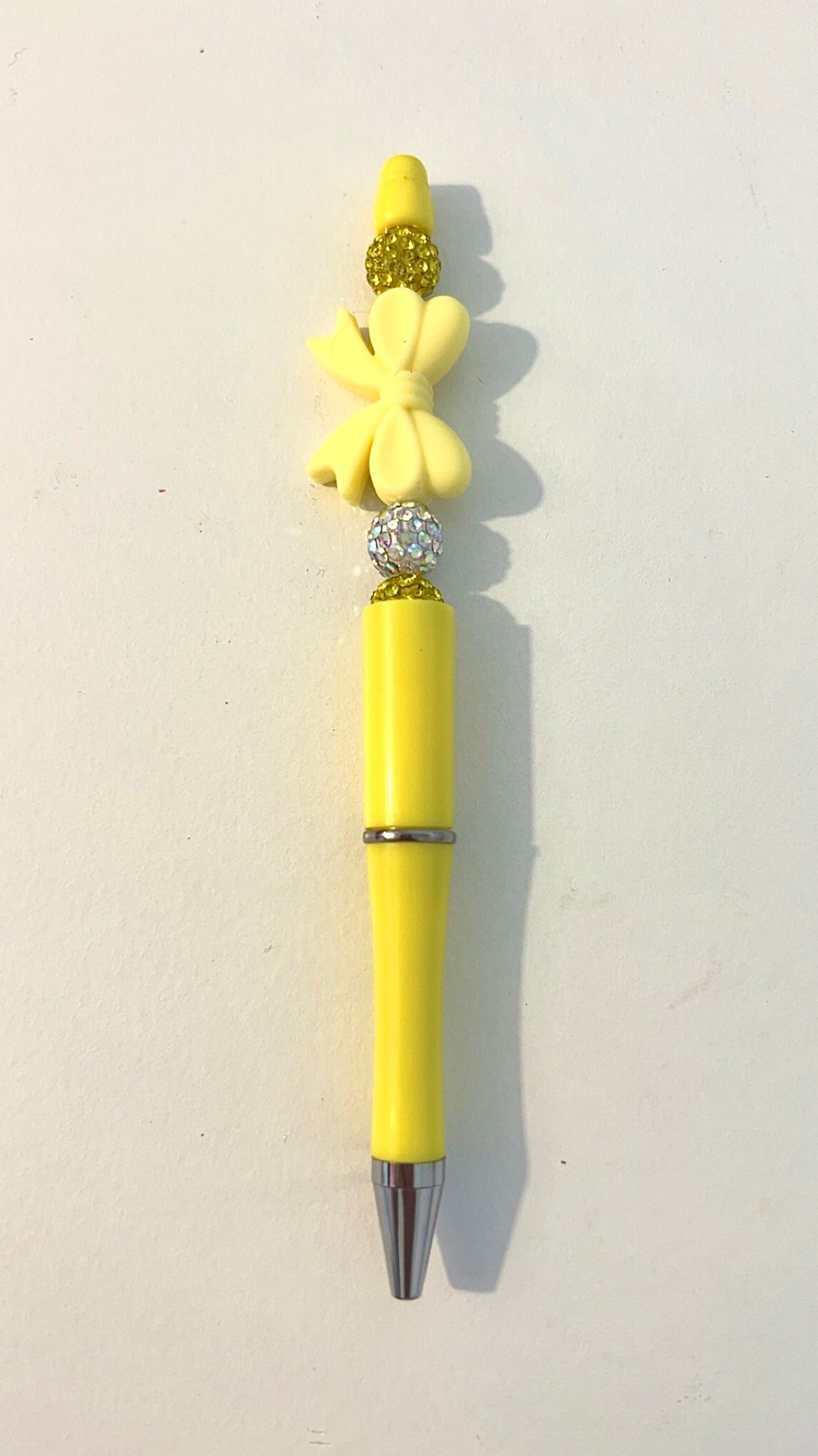 Monochrome Yellow Bow Pen